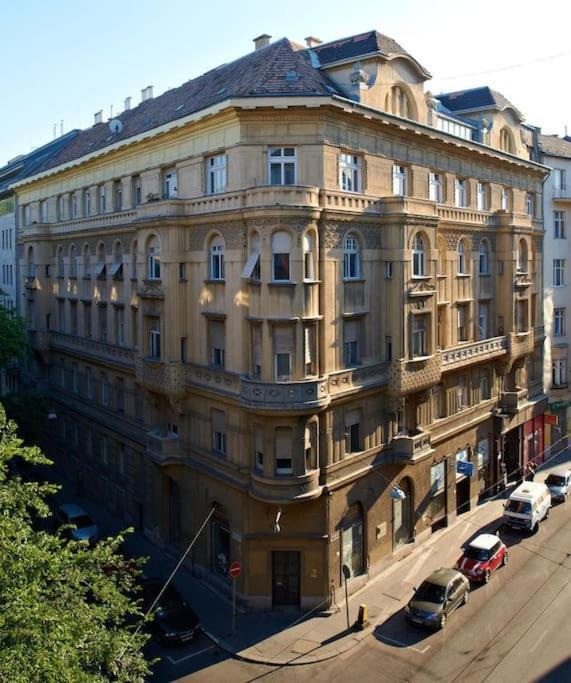Апартаменти Baross Stylish